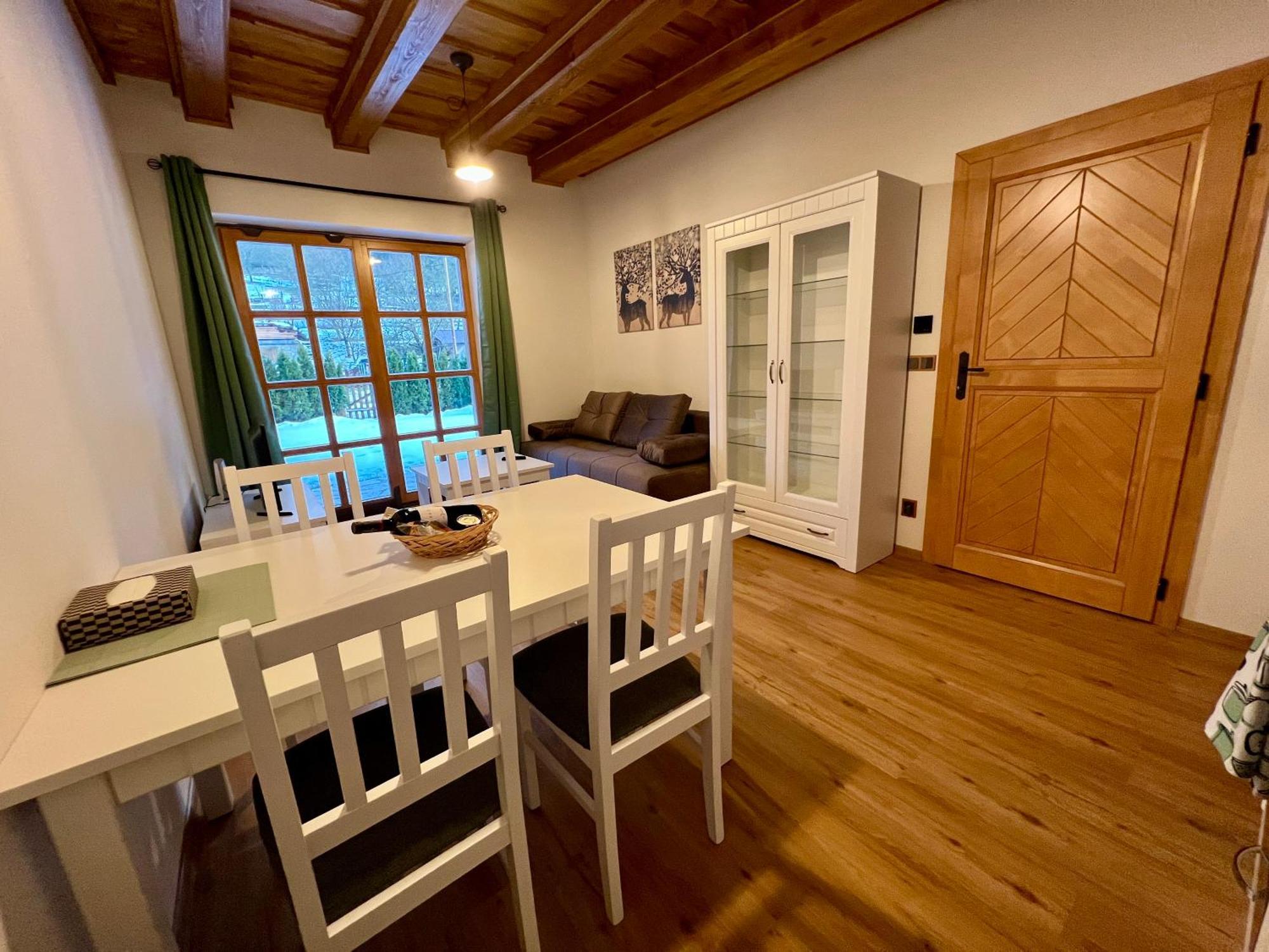 Apartman 8, Jezerne Velké Karlovice Esterno foto