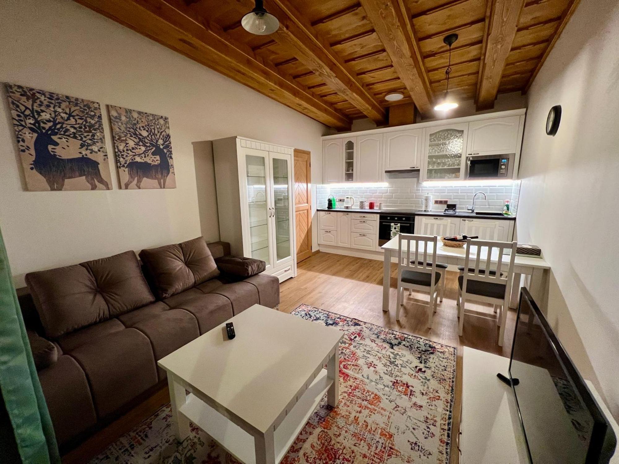 Apartman 8, Jezerne Velké Karlovice Esterno foto
